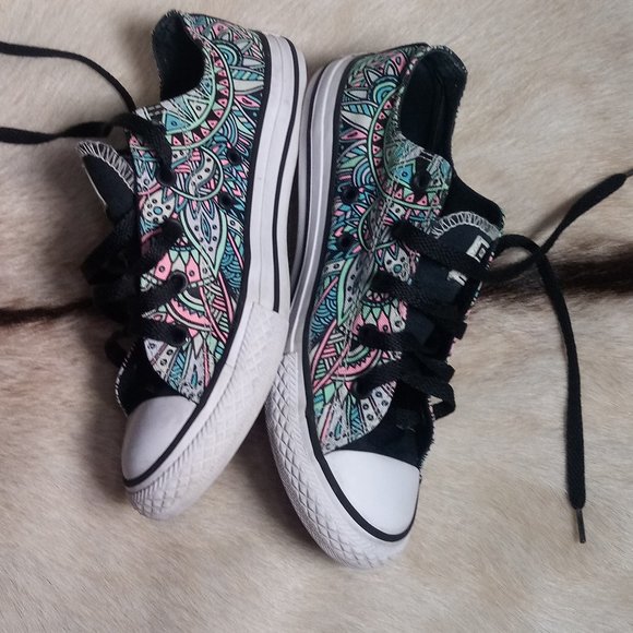CONVERSE ALL STARS LOW TOPS MANDALA PRINT - Picture 7 of 11